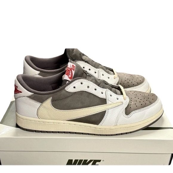 Nike Men's Cream Brown and White Sneakers